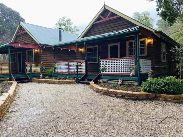 Trawool Shed Cottages, Cafe And Restaurant Farm stay Seymour