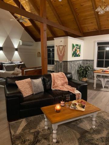 Farm stay Trawool Shed Cottages, Cafe And Restaurant *