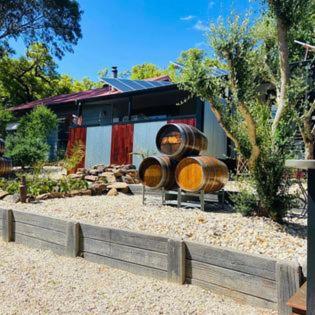 Farm stay Trawool Shed Cottages, Cafe And Restaurant *