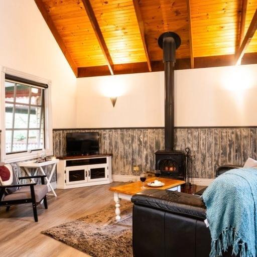 Trawool Shed Cottages, Cafe And Restaurant Farm stay Seymour